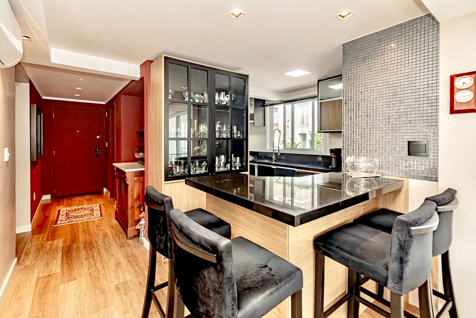 R$ 712.000 - EXCELENTE APARTAMENTO - 89M2 - 2 DORM - 2 SU&Iacute;TES - 2 VAGAS  Porto Alegre - 