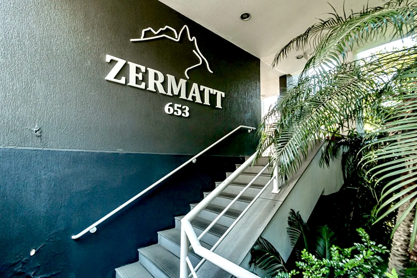 R$ 712.000 - EXCELENTE APARTAMENTO - 89M2 - 2 DORM - 2 SU&Iacute;TES - 2 VAGAS  Porto Alegre - 
