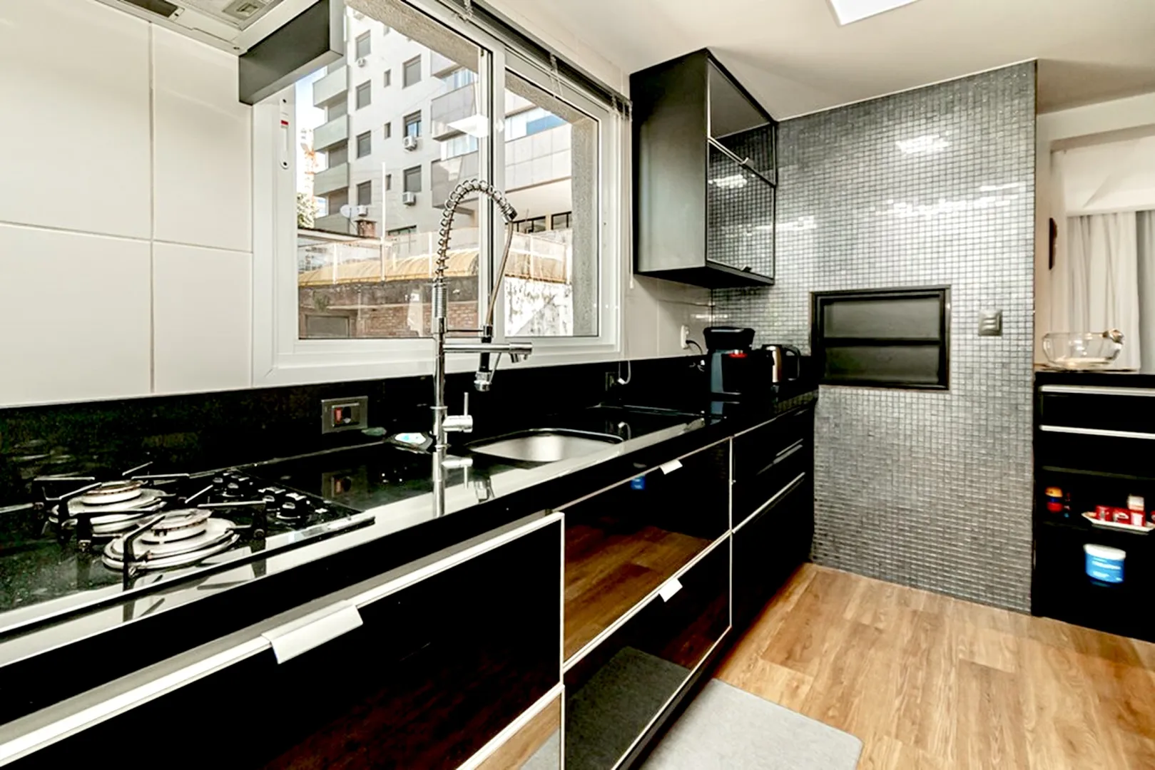 R$ 712.000 - EXCELENTE APARTAMENTO - 89M2 - 2 DORM - 2 SU&Iacute;TES - 2 VAGAS  Porto Alegre - 