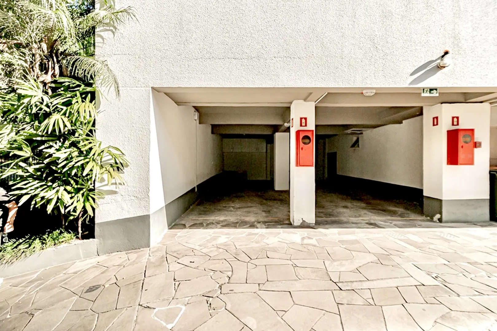 R$ 712.000 - EXCELENTE APARTAMENTO - 89M2 - 2 DORM - 2 SU&Iacute;TES - 2 VAGAS  Porto Alegre - 