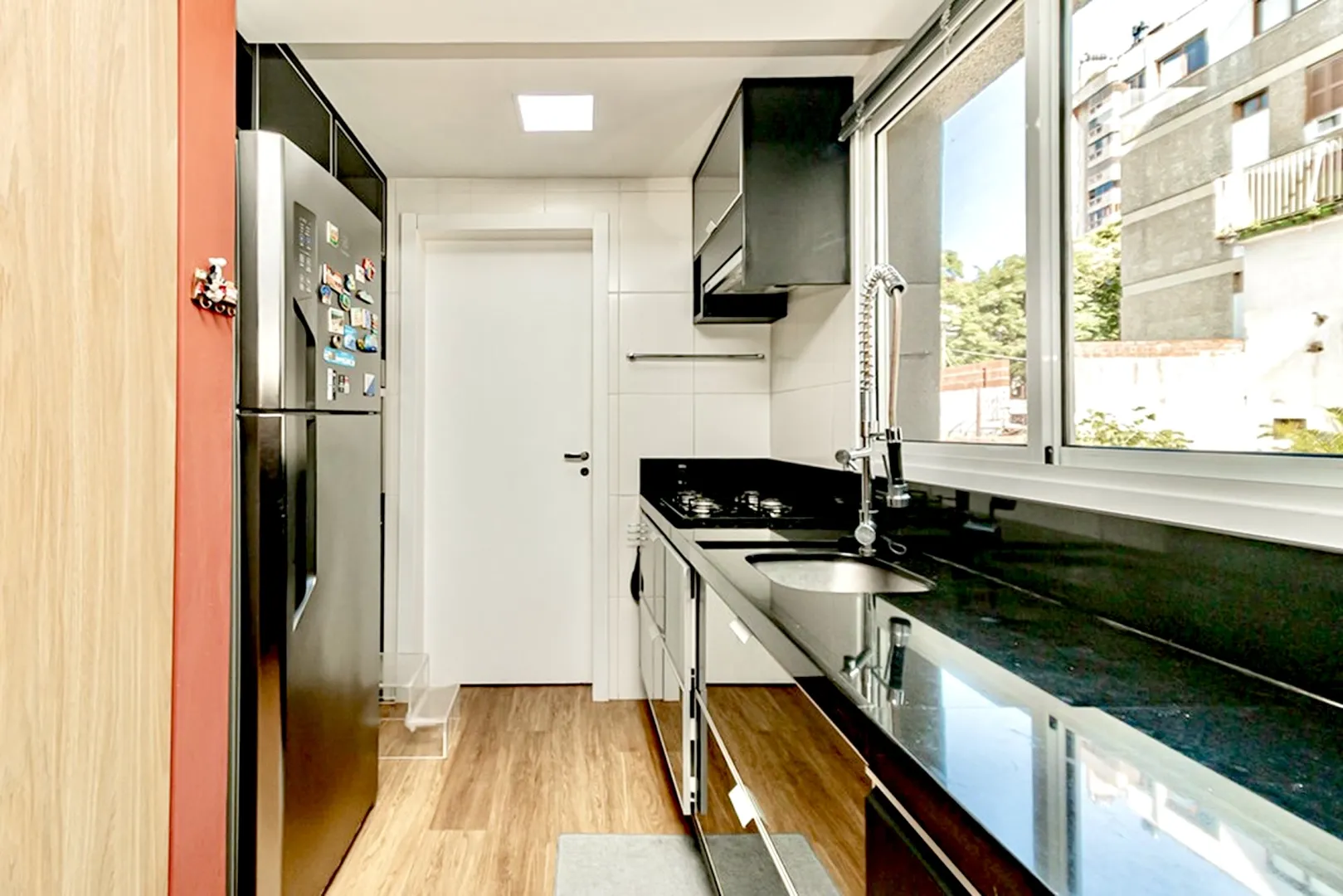 R$ 712.000 - EXCELENTE APARTAMENTO - 89M2 - 2 DORM - 2 SU&Iacute;TES - 2 VAGAS  Porto Alegre - 