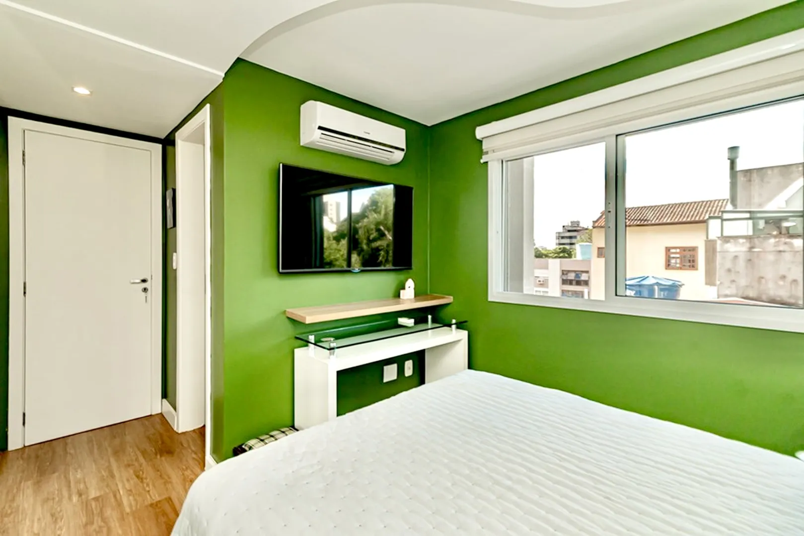 R$ 712.000 - EXCELENTE APARTAMENTO - 89M2 - 2 DORM - 2 SU&Iacute;TES - 2 VAGAS  Porto Alegre - 
