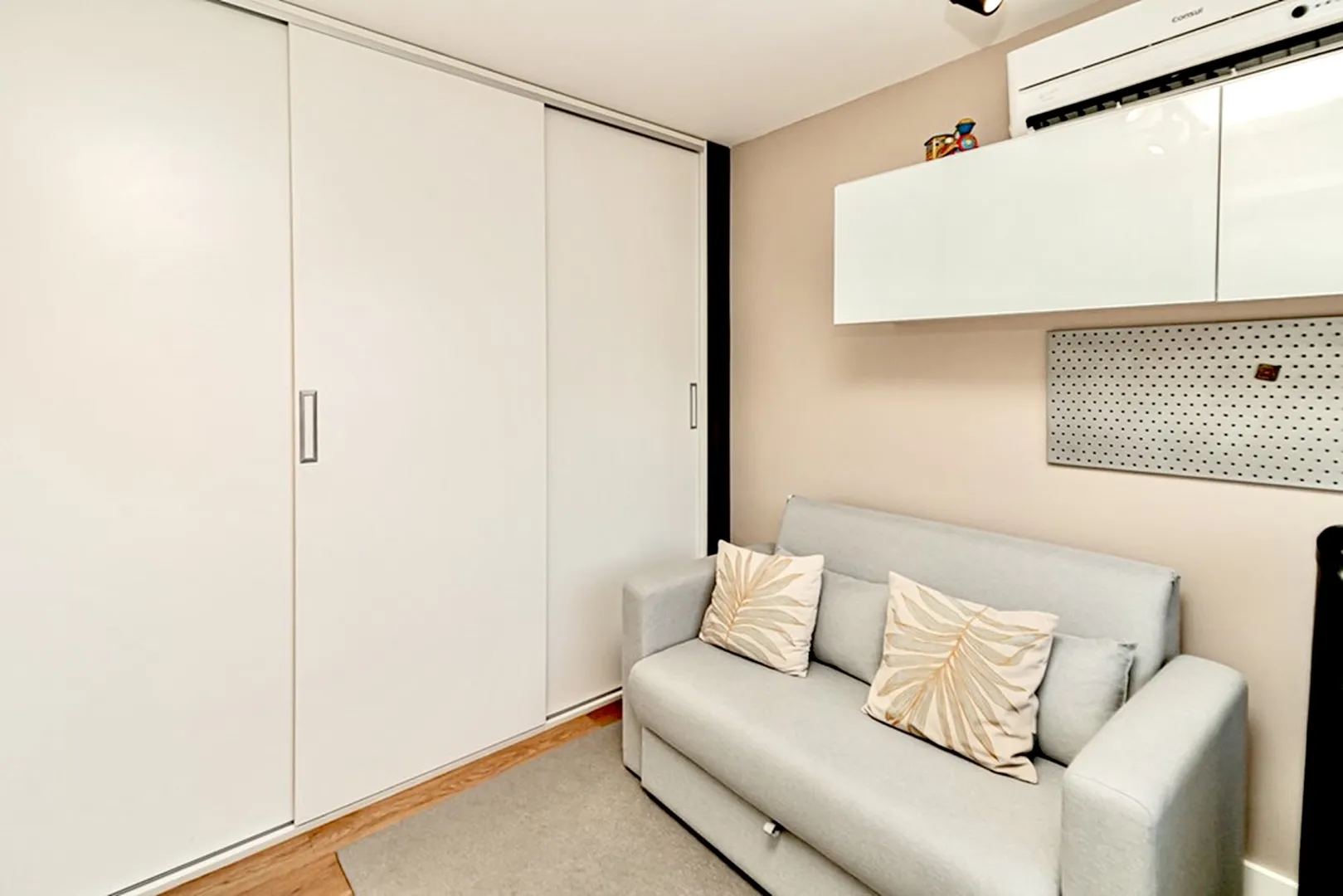 R$ 712.000 - EXCELENTE APARTAMENTO - 89M2 - 2 DORM - 2 SU&Iacute;TES - 2 VAGAS  Porto Alegre - 