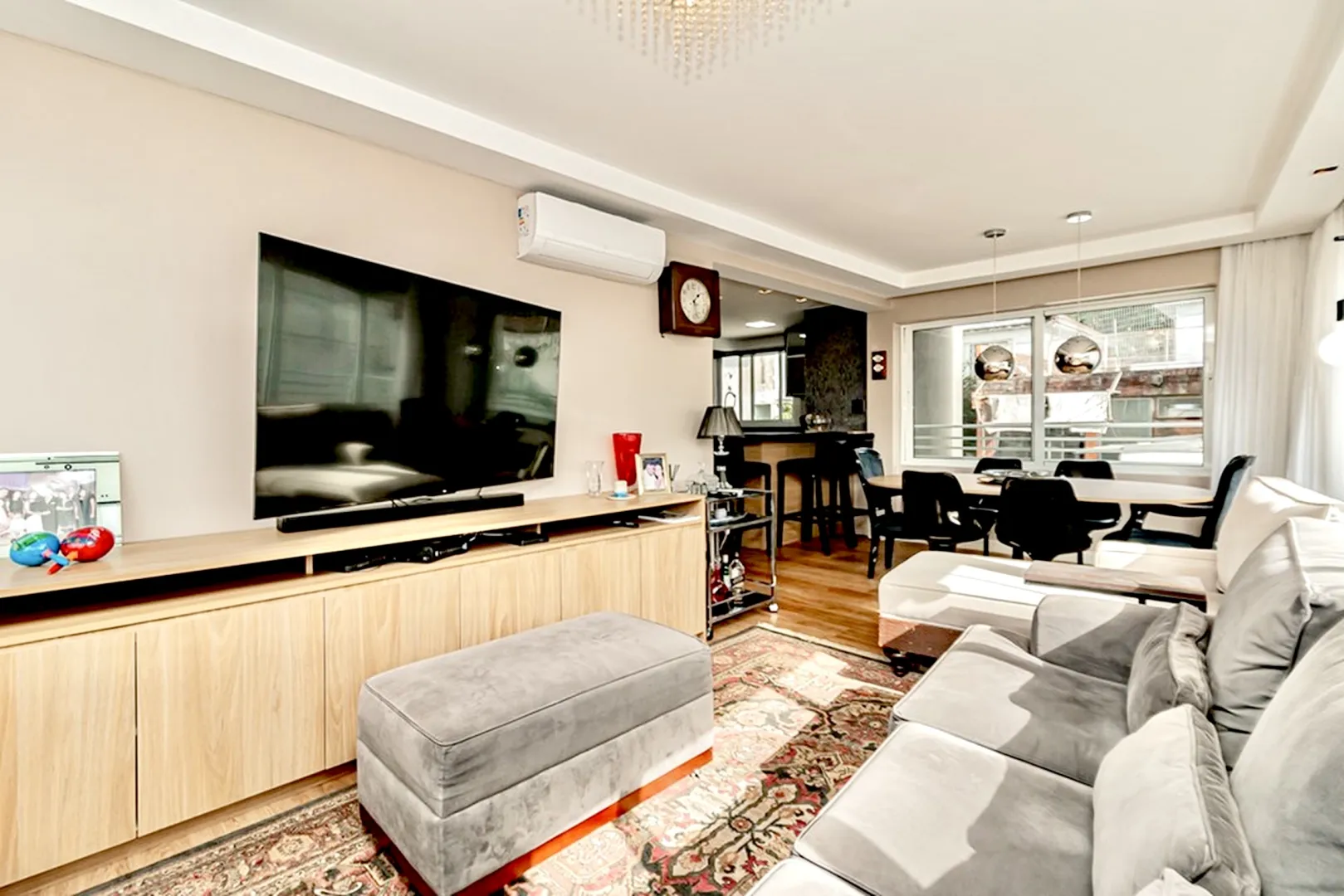 R$ 712.000 - EXCELENTE APARTAMENTO - 89M2 - 2 DORM - 2 SU&Iacute;TES - 2 VAGAS  Porto Alegre - 