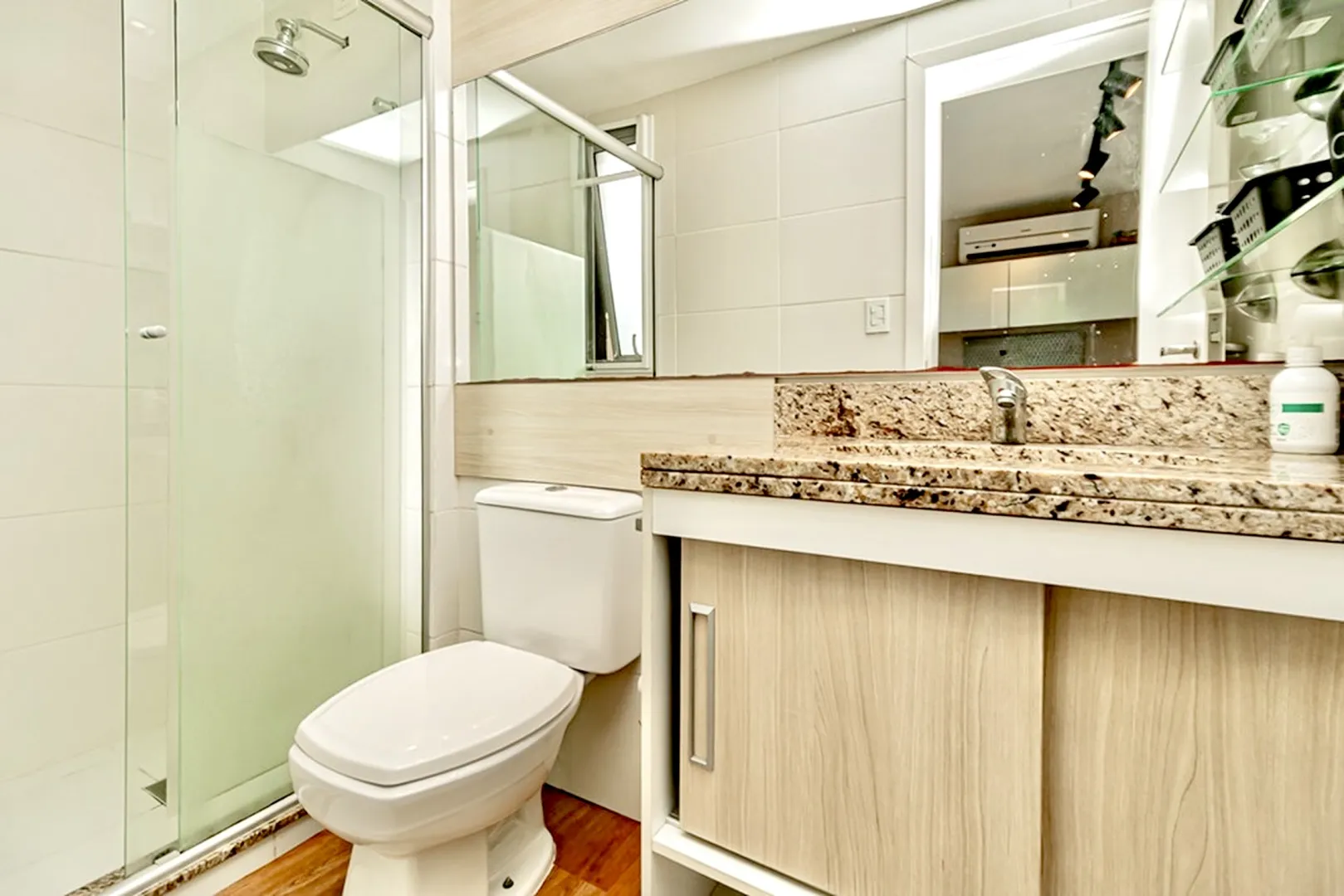 R$ 712.000 - EXCELENTE APARTAMENTO - 89M2 - 2 DORM - 2 SU&Iacute;TES - 2 VAGAS  Porto Alegre - 