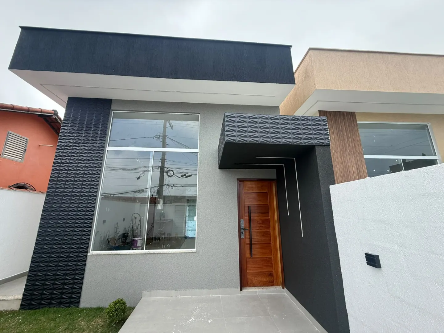 CASA DE ALTO PADRÃO A 200 METROS DA PRAIA DOS UBÁS