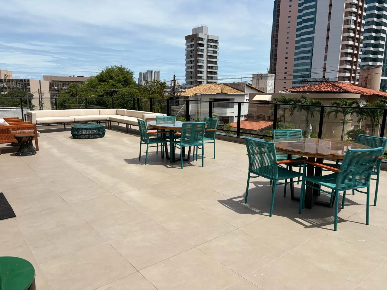 APARTAMENTO QUARTO E SALA VARANDA NASCENTE PISCINA VENDA/LOCA&Ccedil;&Atilde;O CAMINHO &Aacute;RVORES  Salvador - 