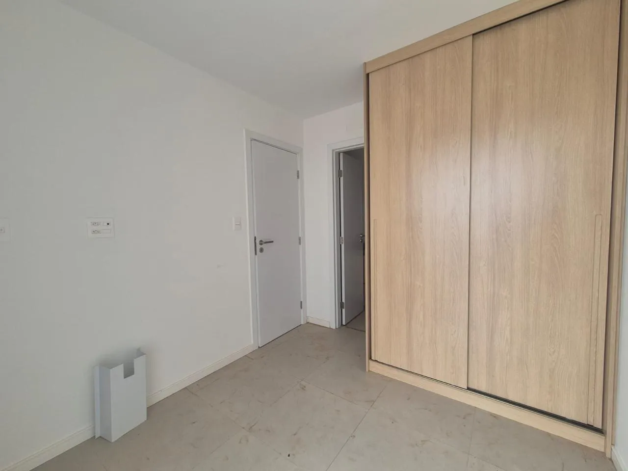 APARTAMENTO QUARTO E SALA VARANDA NASCENTE PISCINA VENDA/LOCA&Ccedil;&Atilde;O CAMINHO &Aacute;RVORES  Salvador - 