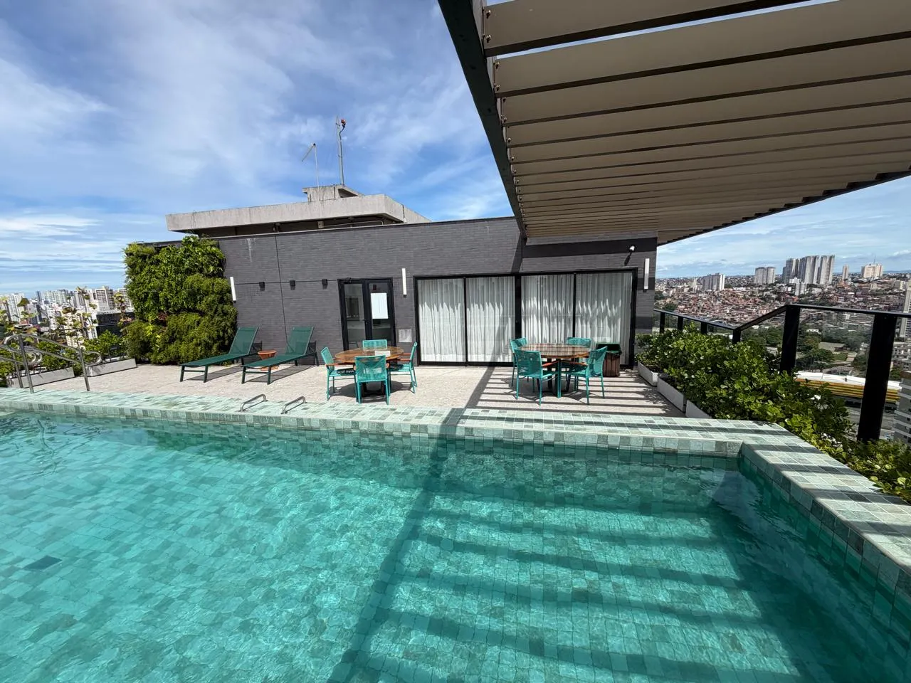 APARTAMENTO QUARTO E SALA VARANDA NASCENTE PISCINA VENDA/LOCA&Ccedil;&Atilde;O CAMINHO &Aacute;RVORES  Salvador - 