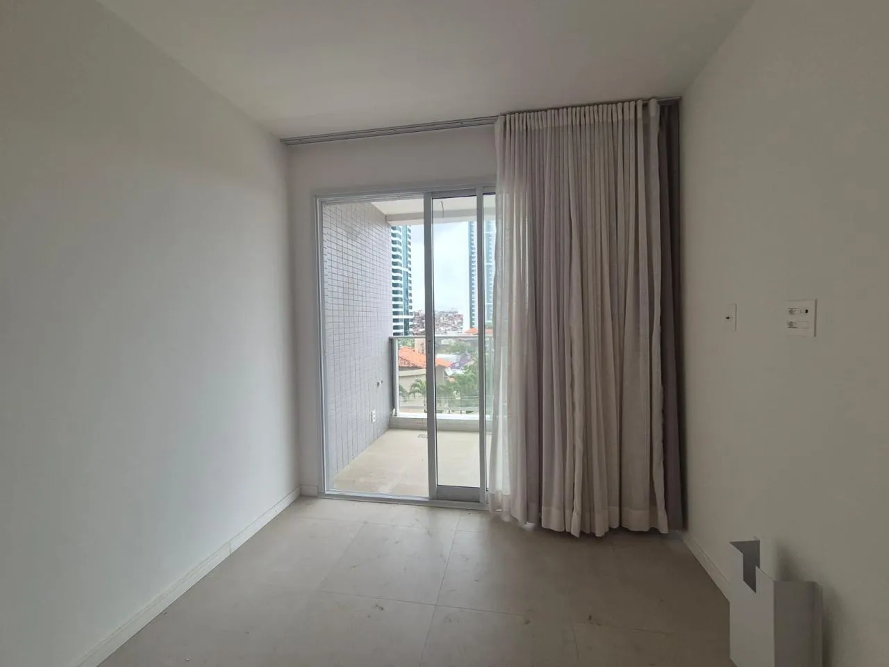 APARTAMENTO QUARTO E SALA VARANDA NASCENTE PISCINA VENDA/LOCA&Ccedil;&Atilde;O CAMINHO &Aacute;RVORES  Salvador - 