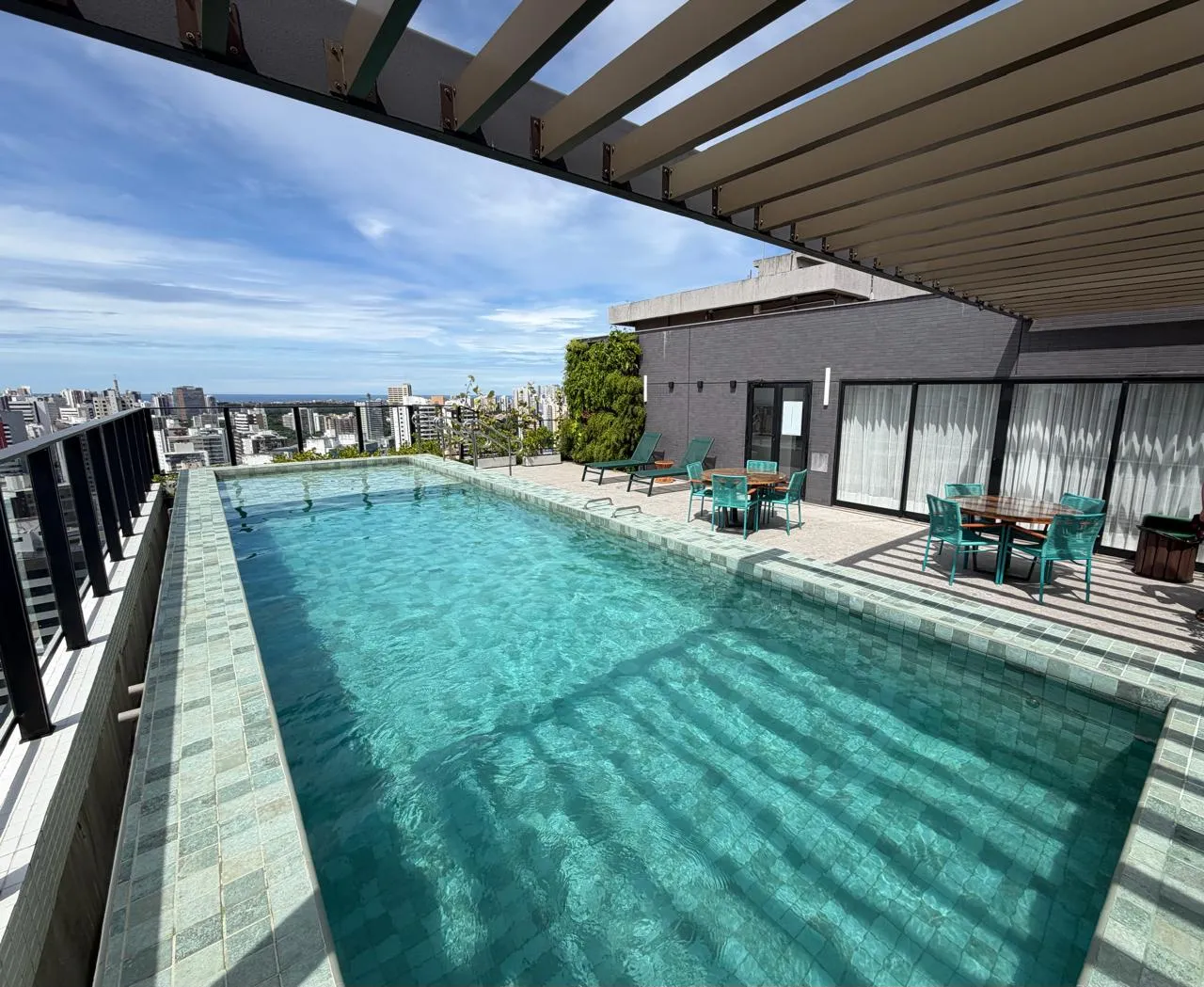 APARTAMENTO QUARTO E SALA VARANDA NASCENTE PISCINA VENDA/LOCA&Ccedil;&Atilde;O CAMINHO &Aacute;RVORES  Salvador - 