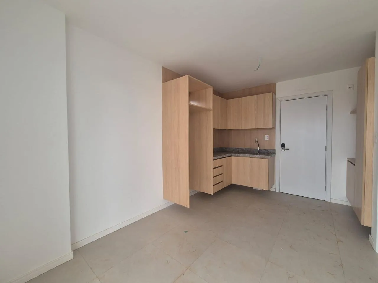 APARTAMENTO QUARTO E SALA VARANDA NASCENTE PISCINA VENDA/LOCA&Ccedil;&Atilde;O CAMINHO &Aacute;RVORES  Salvador - 