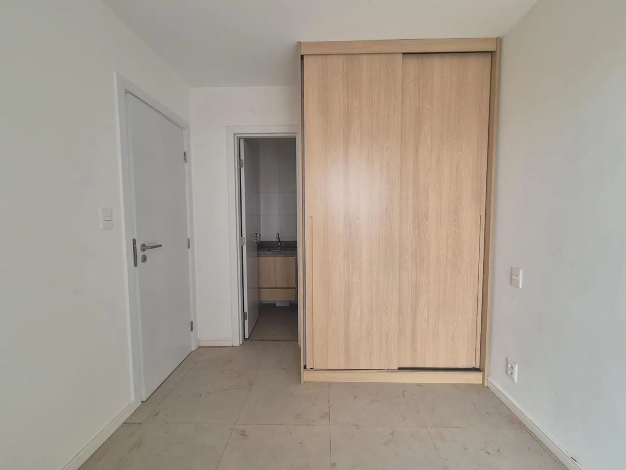 APARTAMENTO QUARTO E SALA VARANDA NASCENTE PISCINA VENDA/LOCA&Ccedil;&Atilde;O CAMINHO &Aacute;RVORES  Salvador - 
