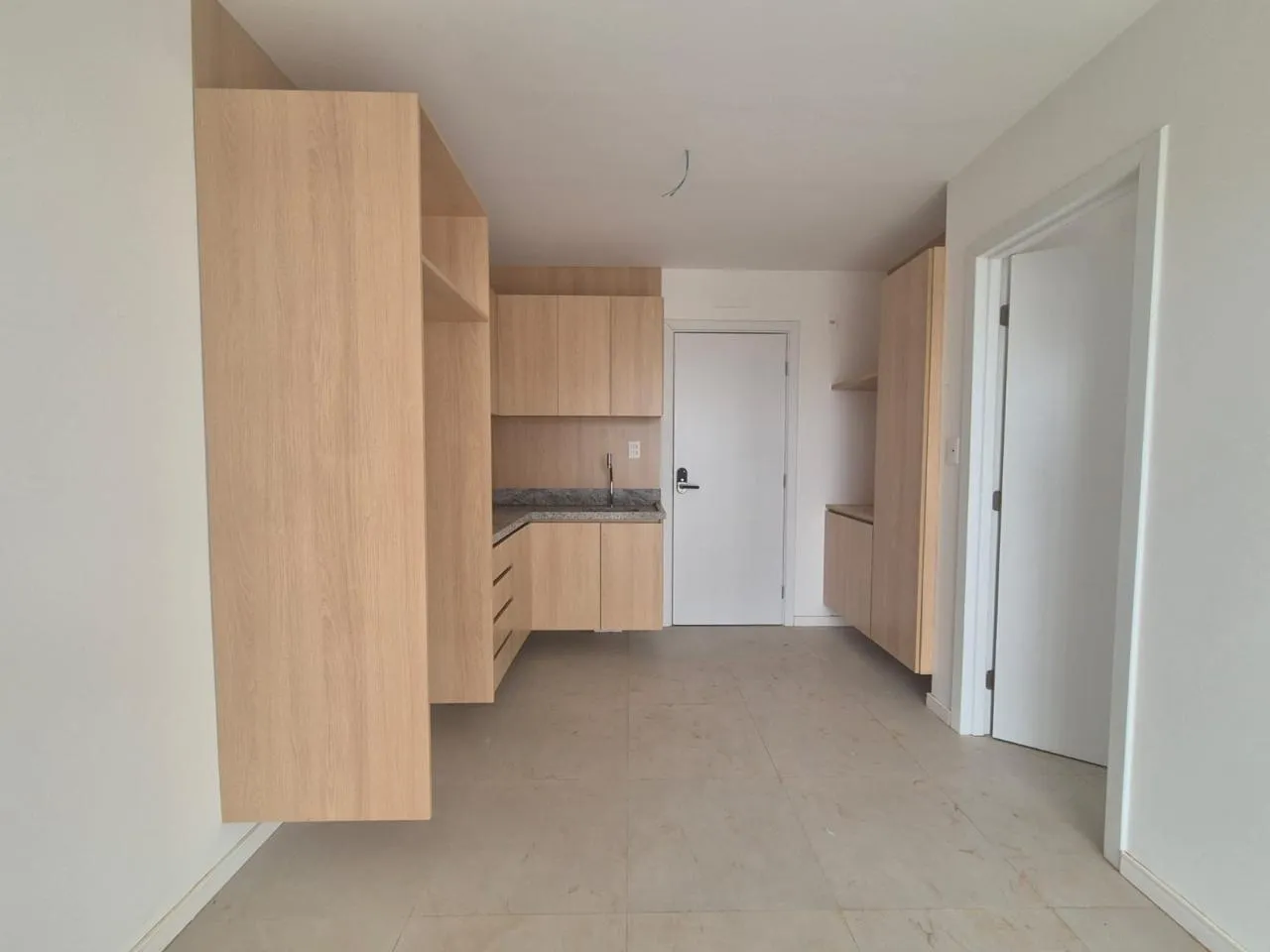 APARTAMENTO QUARTO E SALA VARANDA NASCENTE PISCINA VENDA/LOCA&Ccedil;&Atilde;O CAMINHO &Aacute;RVORES  Salvador - 