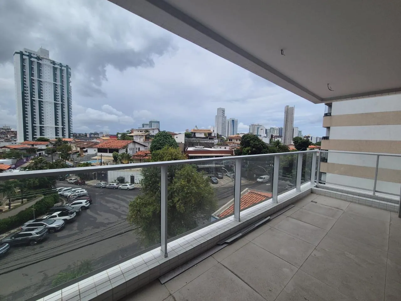 APARTAMENTO QUARTO E SALA VARANDA NASCENTE PISCINA VENDA/LOCA&Ccedil;&Atilde;O CAMINHO &Aacute;RVORES  Salvador - 