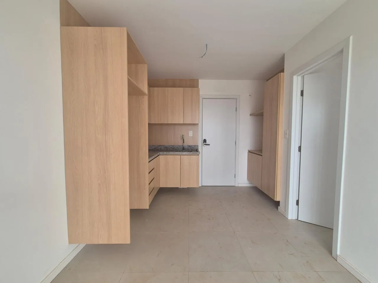 APARTAMENTO QUARTO E SALA VARANDA NASCENTE PISCINA VENDA/LOCA&Ccedil;&Atilde;O CAMINHO &Aacute;RVORES  Salvador - 