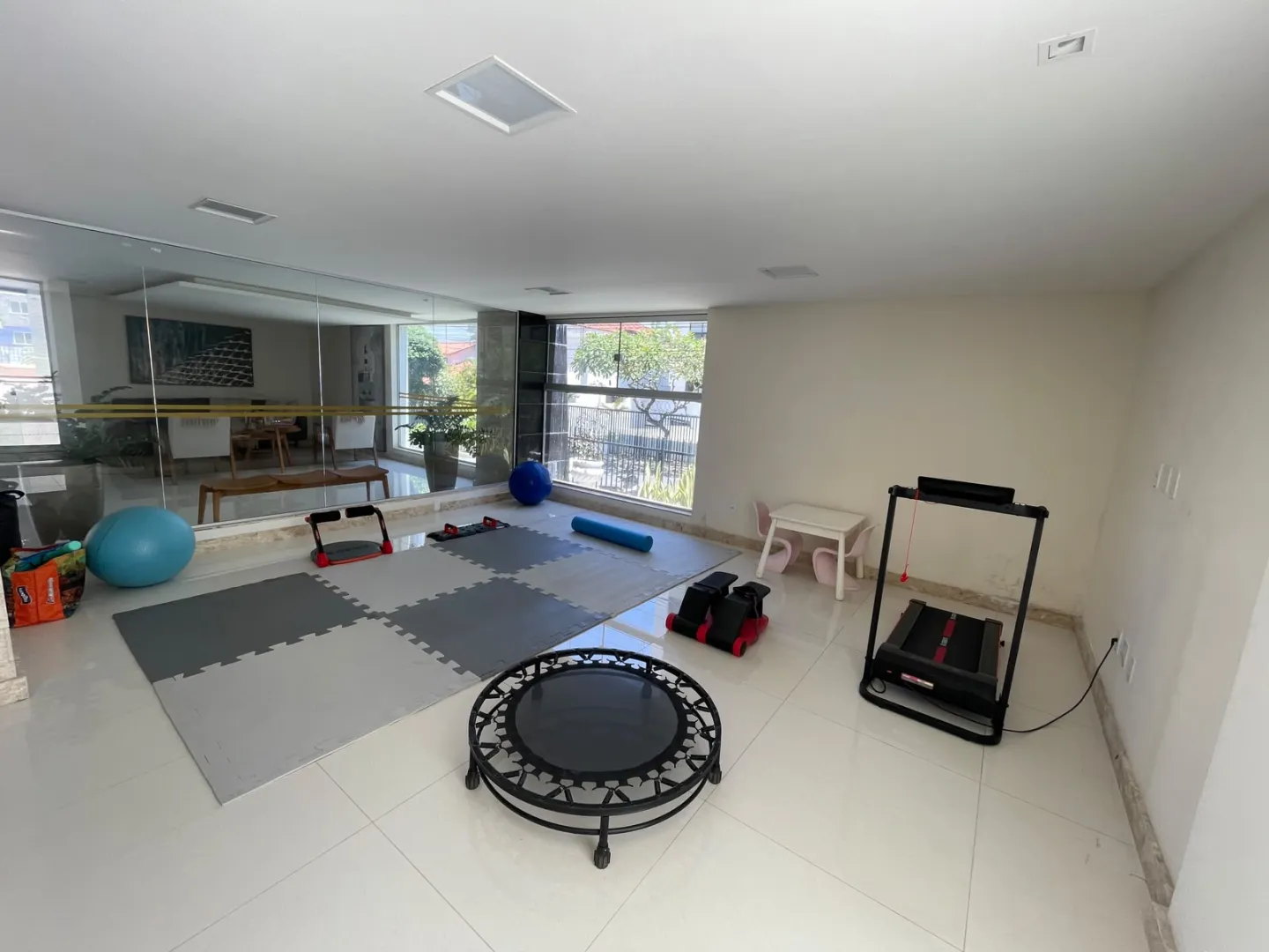 APARTAMENTO 3 QUARTOS SU&Iacute;TE ARM&Aacute;RIOS 2 GARAGENS LOCA&Ccedil;&Atilde;O JARDIM APIPEMA ONDINA Rua Desembargador Demétrio Tourinho Salvador - 