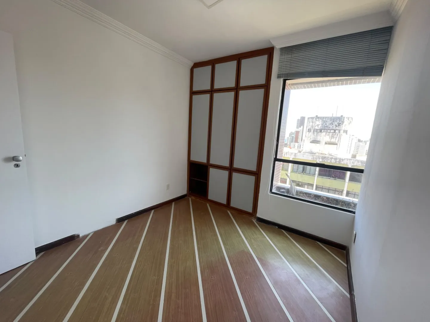APARTAMENTO 3 QUARTOS SU&Iacute;TE ARM&Aacute;RIOS 2 GARAGENS LOCA&Ccedil;&Atilde;O JARDIM APIPEMA ONDINA Rua Desembargador Demétrio Tourinho Salvador - 