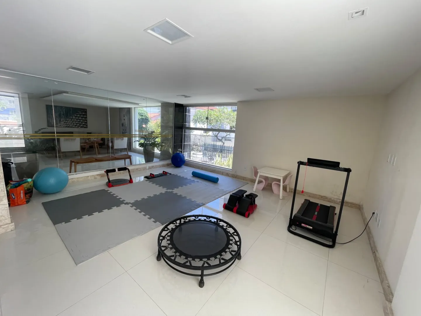 APARTAMENTO 3 QUARTOS SU&Iacute;TE ARM&Aacute;RIOS 2 GARAGENS LOCA&Ccedil;&Atilde;O JARDIM APIPEMA ONDINA Rua Desembargador Demétrio Tourinho Salvador - 