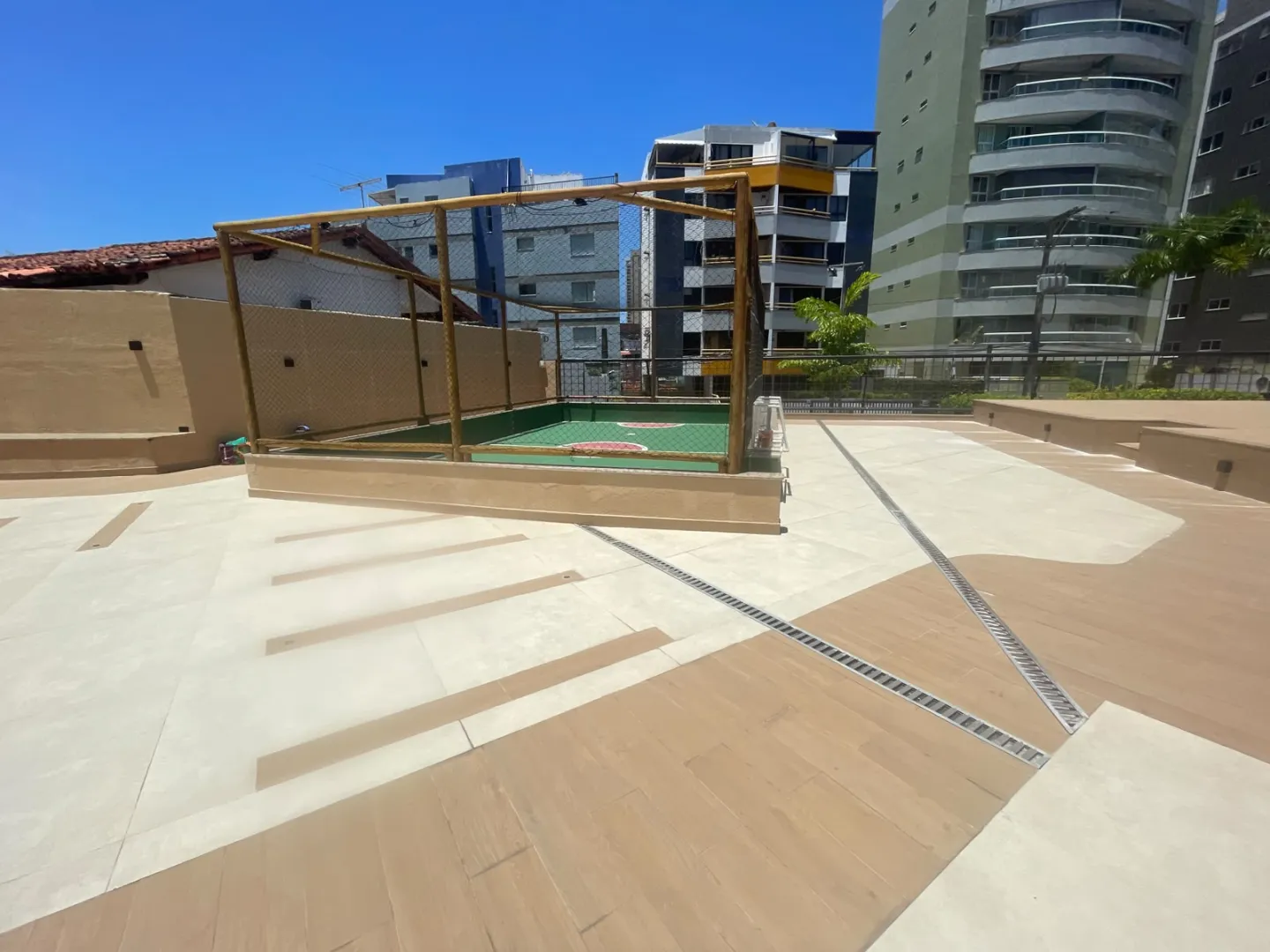 APARTAMENTO 3 QUARTOS SU&Iacute;TE ARM&Aacute;RIOS 2 GARAGENS LOCA&Ccedil;&Atilde;O JARDIM APIPEMA ONDINA Rua Desembargador Demétrio Tourinho Salvador - 