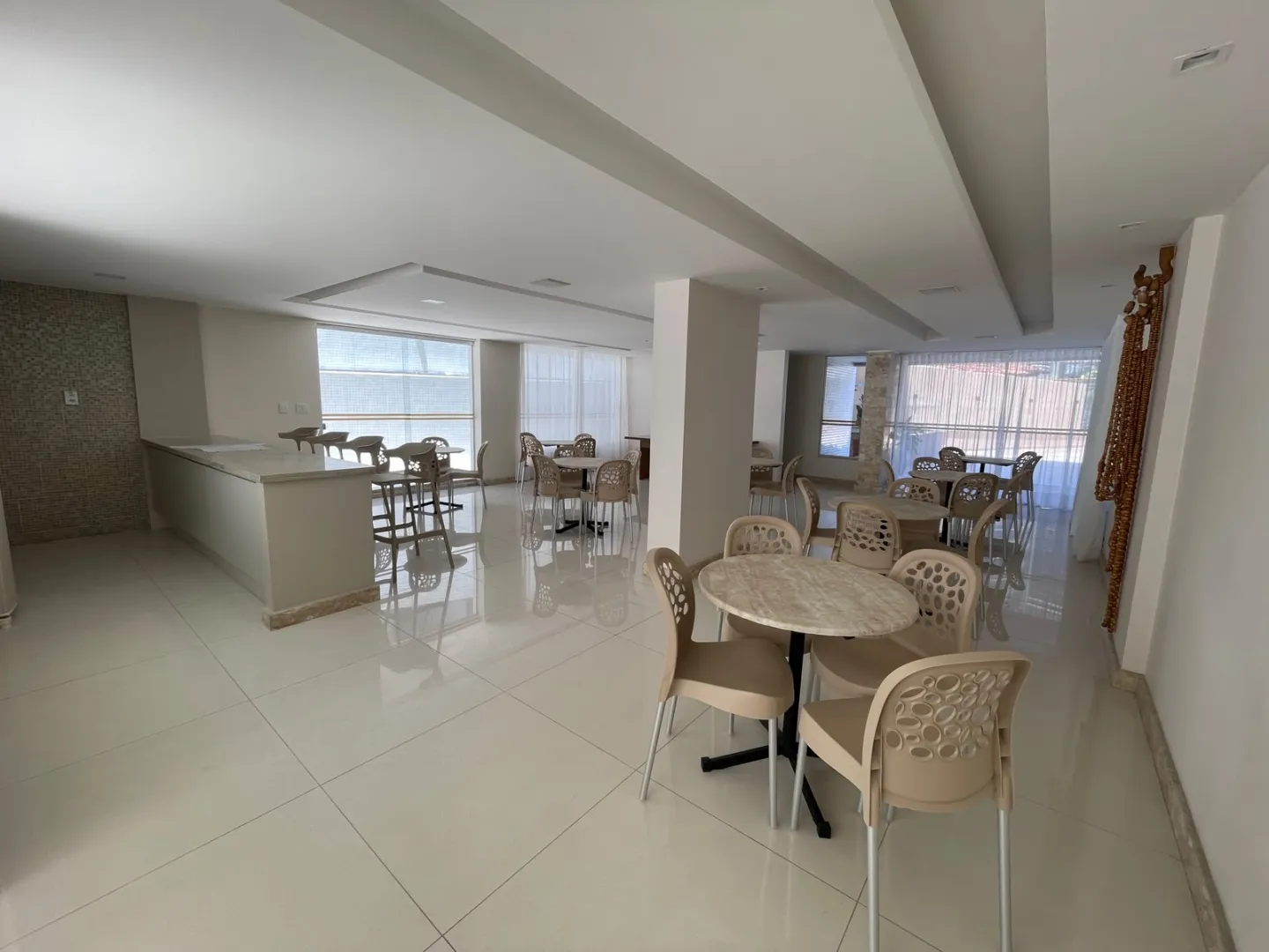 APARTAMENTO 3 QUARTOS SU&Iacute;TE ARM&Aacute;RIOS 2 GARAGENS LOCA&Ccedil;&Atilde;O JARDIM APIPEMA ONDINA Rua Desembargador Demétrio Tourinho Salvador - 