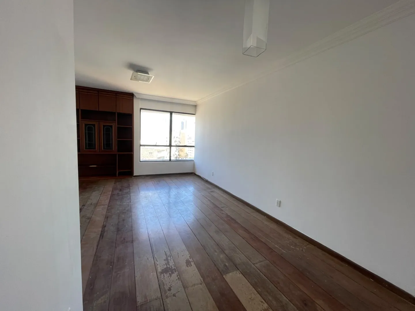 APARTAMENTO 3 QUARTOS SU&Iacute;TE ARM&Aacute;RIOS 2 GARAGENS LOCA&Ccedil;&Atilde;O JARDIM APIPEMA ONDINA Rua Desembargador Demétrio Tourinho Salvador - 
