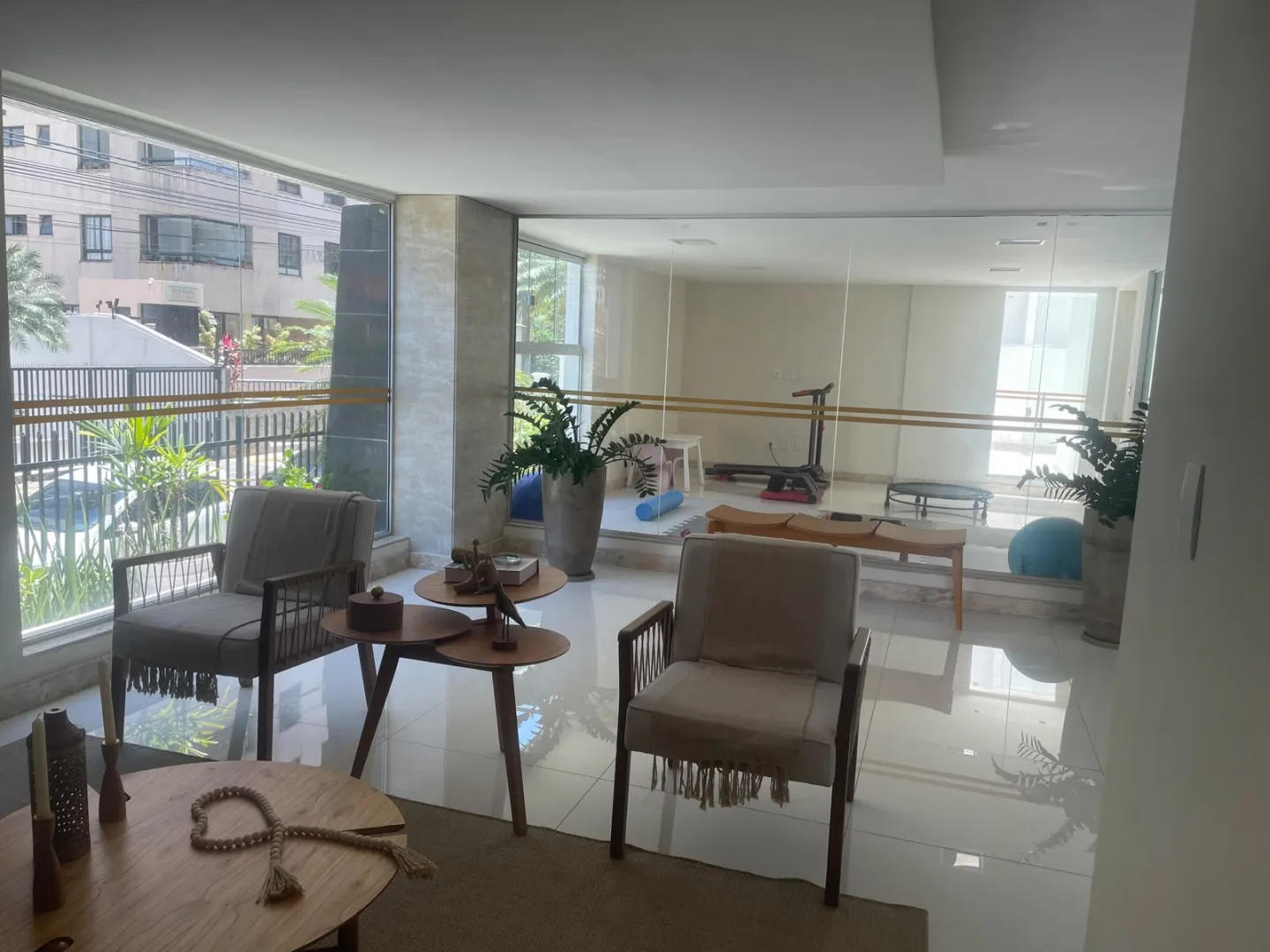 APARTAMENTO 3 QUARTOS SU&Iacute;TE ARM&Aacute;RIOS 2 GARAGENS LOCA&Ccedil;&Atilde;O JARDIM APIPEMA ONDINA Rua Desembargador Demétrio Tourinho Salvador - 