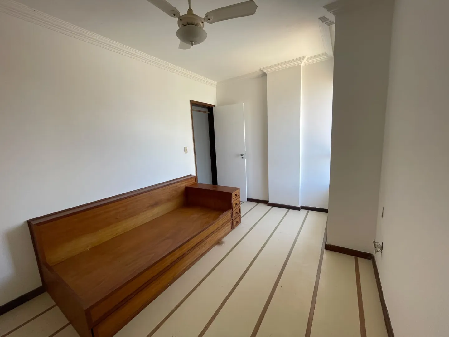 APARTAMENTO 3 QUARTOS SU&Iacute;TE ARM&Aacute;RIOS 2 GARAGENS LOCA&Ccedil;&Atilde;O JARDIM APIPEMA ONDINA Rua Desembargador Demétrio Tourinho Salvador - 
