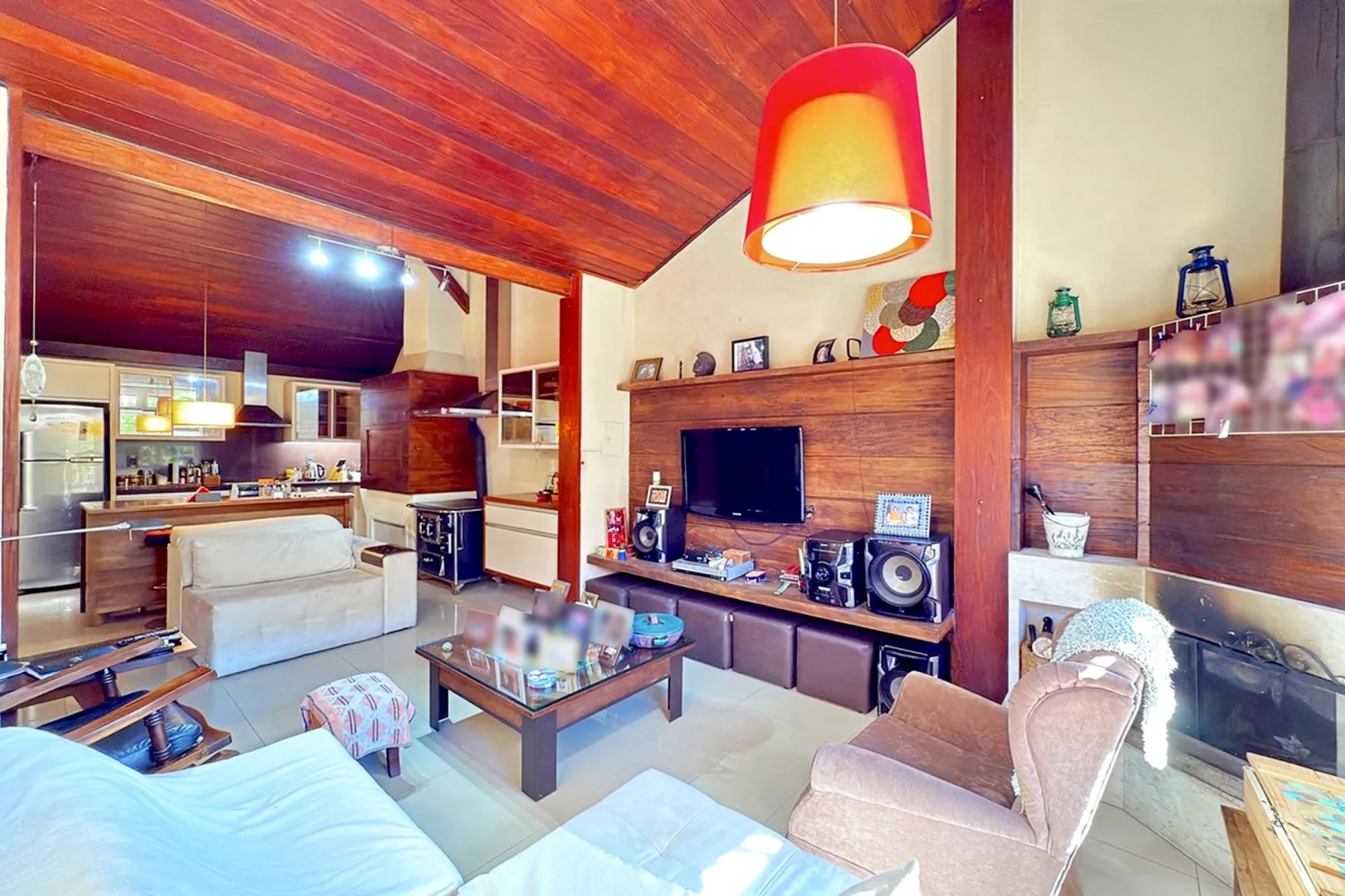 R$ 620.000 - BELA E ACONCHEGANTE - CASA EM CONDOM&Iacute;NIO - 176M2 - 3 DORM - SU&Iacute;TE - 2 VAGAS Rua Ladislau Neto Porto Alegre - 