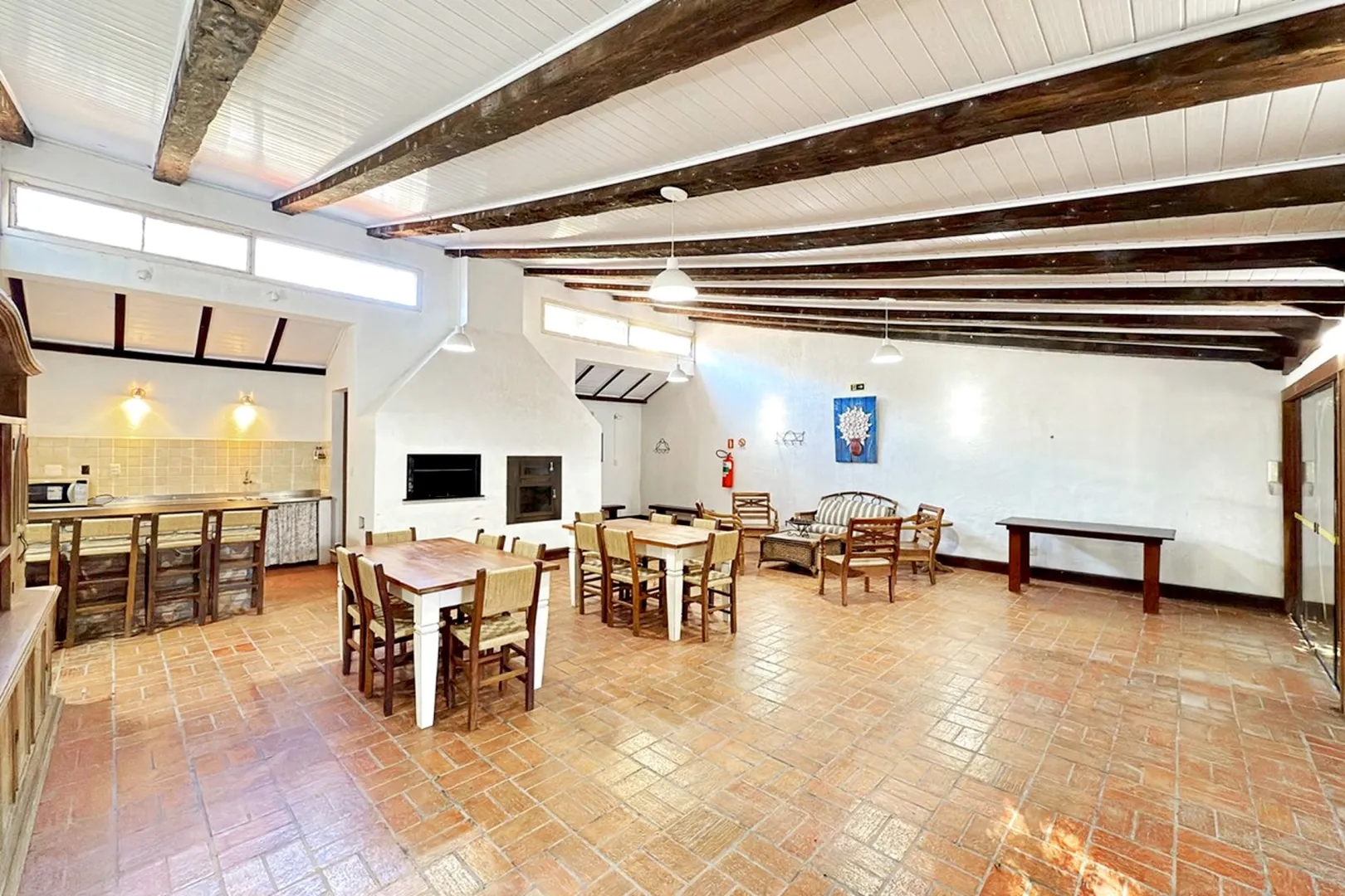 R$ 620.000 - BELA E ACONCHEGANTE - CASA EM CONDOM&Iacute;NIO - 176M2 - 3 DORM - SU&Iacute;TE - 2 VAGAS Rua Ladislau Neto Porto Alegre - 