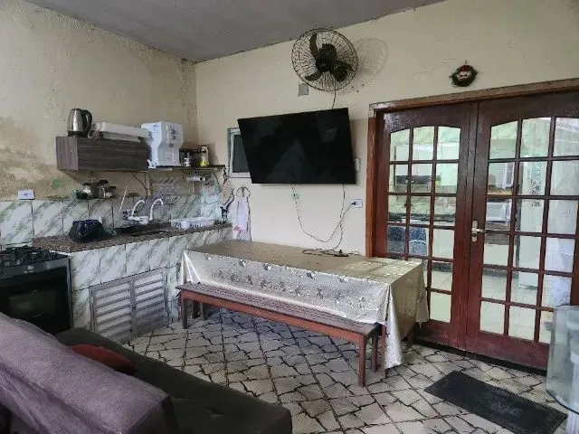 CASA COM 5 DORMIT&Oacute;RIOS, ED&Iacute;CULA E 4 VAGAS &ndash; AVIA&Ccedil;&Atilde;O &ndash; PRAIA GRANDE/SP Avenida Carlos Martiniano de Andrade Praia Grande - 