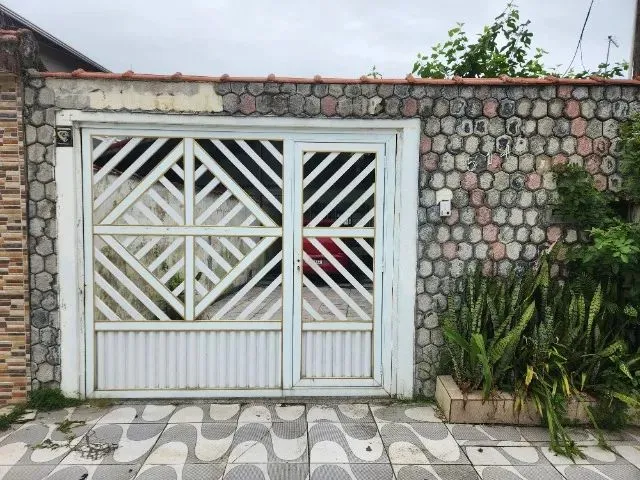CASA COM 5 DORMIT&Oacute;RIOS, ED&Iacute;CULA E 4 VAGAS &ndash; AVIA&Ccedil;&Atilde;O &ndash; PRAIA GRANDE/SP Avenida Carlos Martiniano de Andrade Praia Grande - 