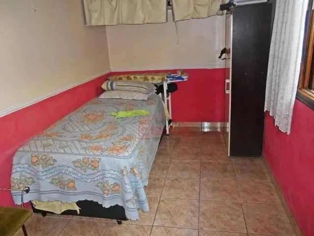 CASA COM 5 DORMIT&Oacute;RIOS, ED&Iacute;CULA E 4 VAGAS &ndash; AVIA&Ccedil;&Atilde;O &ndash; PRAIA GRANDE/SP Avenida Carlos Martiniano de Andrade Praia Grande - 