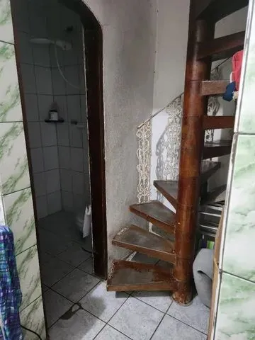CASA COM 5 DORMIT&Oacute;RIOS, ED&Iacute;CULA E 4 VAGAS &ndash; AVIA&Ccedil;&Atilde;O &ndash; PRAIA GRANDE/SP Avenida Carlos Martiniano de Andrade Praia Grande - 