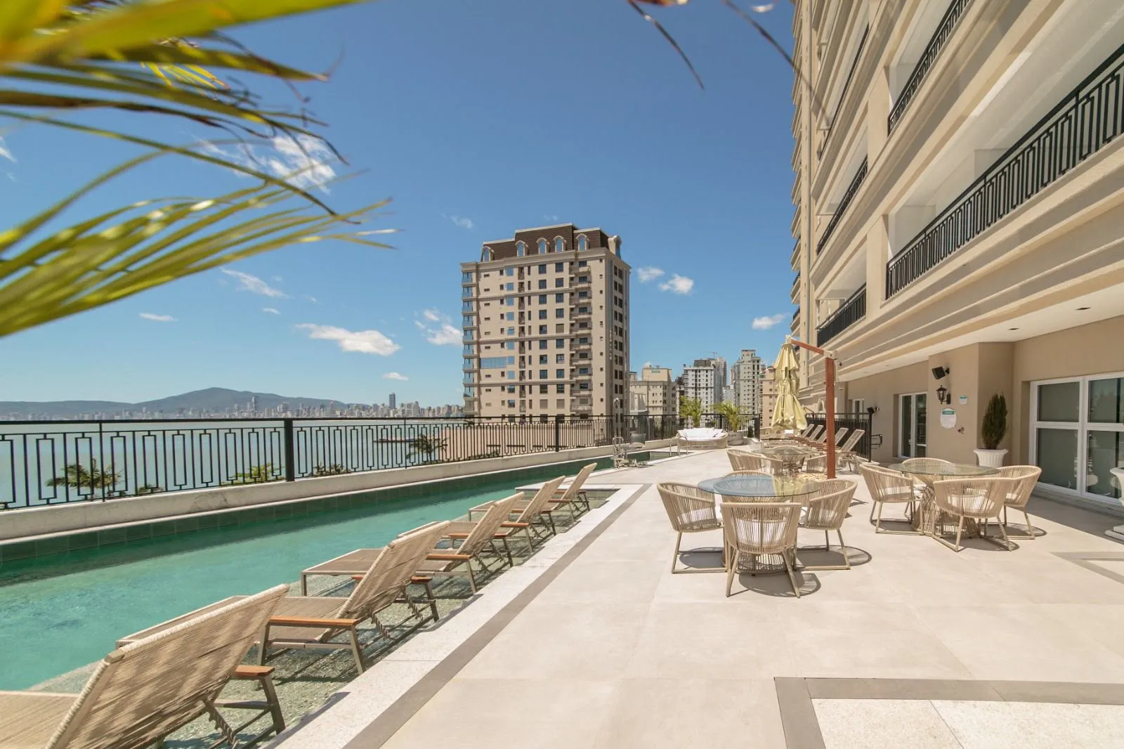 Magn&oacute;lia Residence | 3 Su&iacute;tes, 2 Vagas e Hidromassagem no Centro de Itapema Rua 115 C Itapema - 