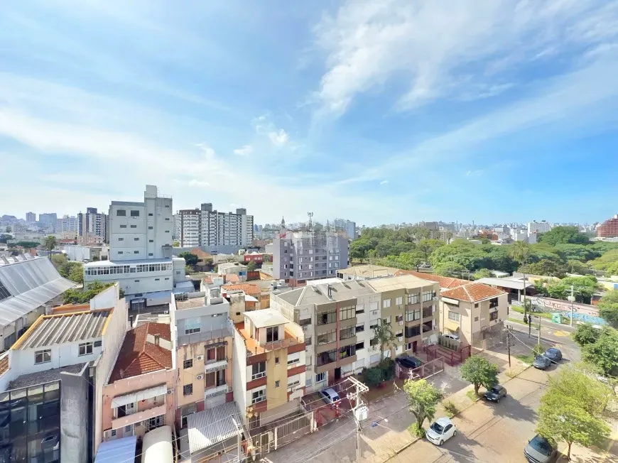 R$ 495.000 - BELO APARTAMENTO - 58M2 - 2 DORM - MUITO SOL - VISTA - 1 VAGA Rua Barão do Gravataí  Porto Alegre - 