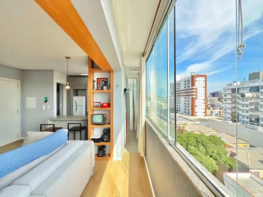 R$ 495.000 - BELO APARTAMENTO - 58M2 - 2 DORM - MUITO SOL - VISTA - 1 VAGA Rua Barão do Gravataí  Porto Alegre - 