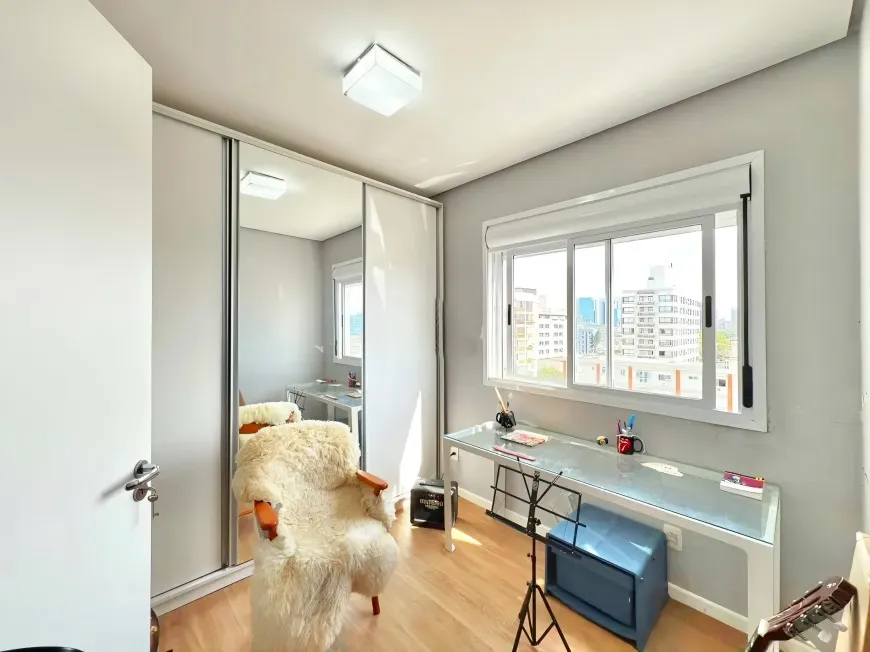 R$ 495.000 - BELO APARTAMENTO - 58M2 - 2 DORM - MUITO SOL - VISTA - 1 VAGA Rua Barão do Gravataí  Porto Alegre - 