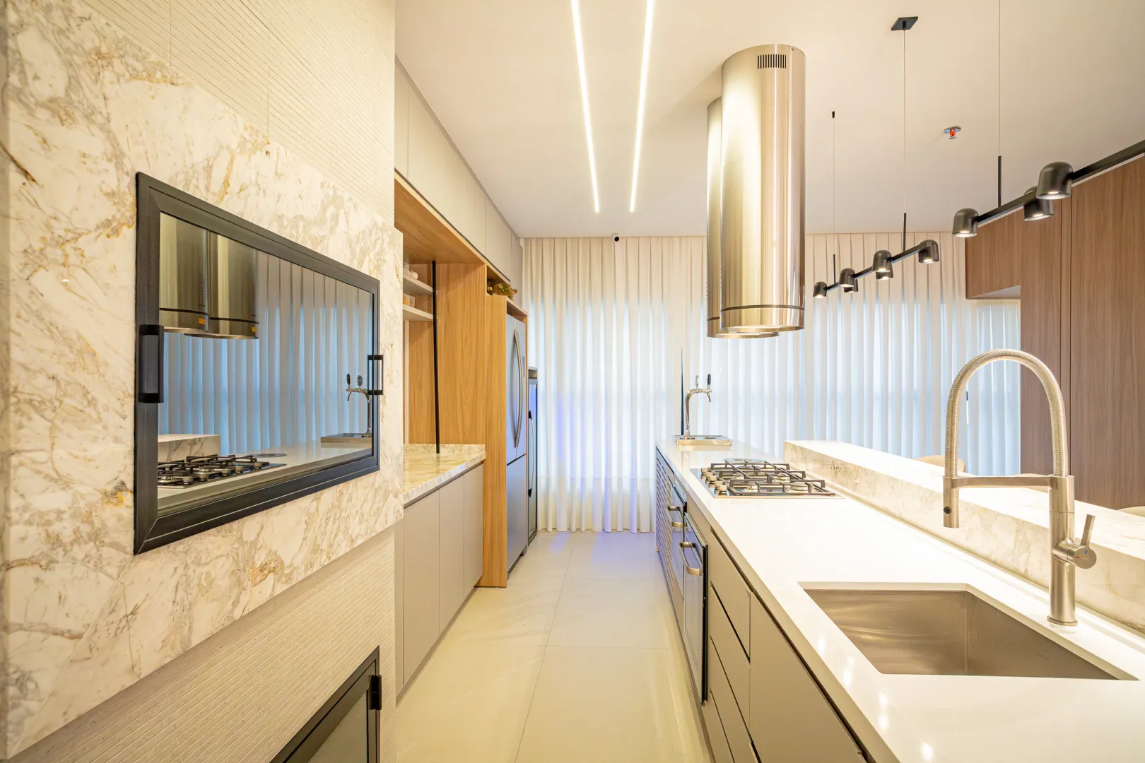 Residencial Dummond | Apartamento com 4 Su&iacute;tes, 3 Vagas e 206 m&sup2; em Meia Praia, Itapema 2° avenida Itapema - 