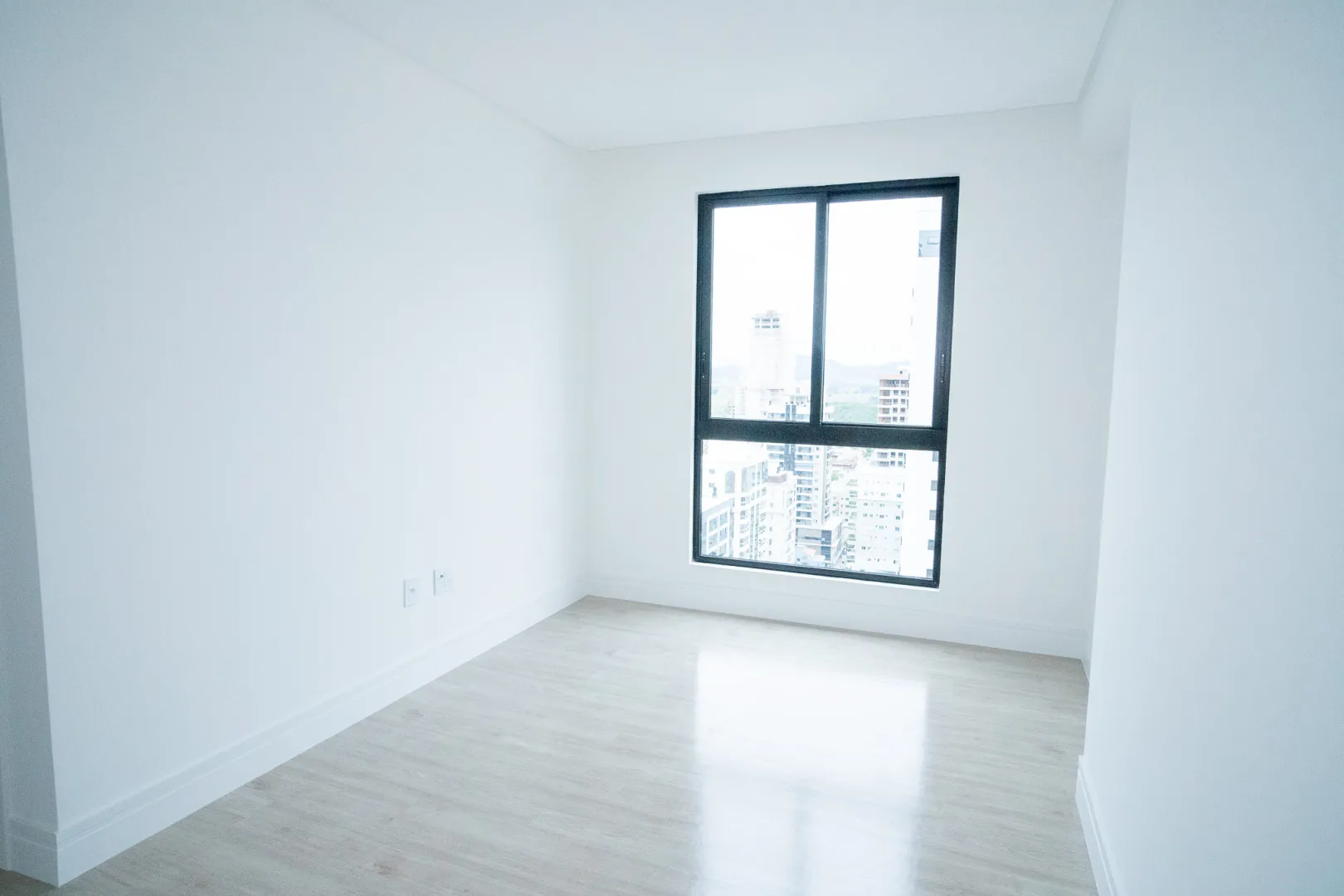 Residencial Dummond | Apartamento com 4 Su&iacute;tes, 3 Vagas e 206 m&sup2; em Meia Praia, Itapema 2° avenida Itapema - 