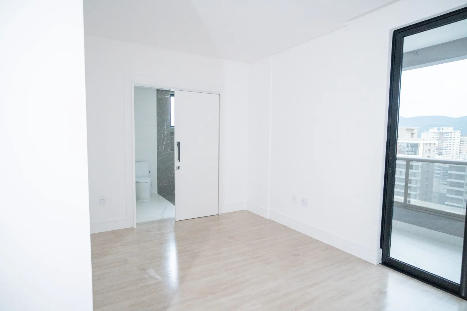 Residencial Dummond | Apartamento com 4 Su&iacute;tes, 3 Vagas e 206 m&sup2; em Meia Praia, Itapema 2° avenida Itapema - 