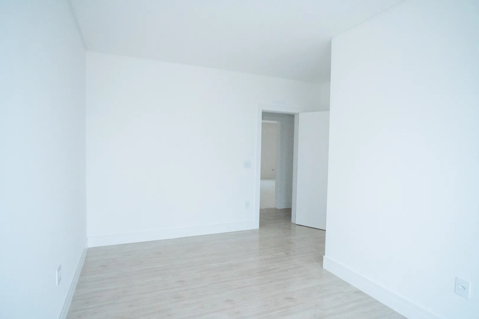 Residencial Dummond | Apartamento com 4 Su&iacute;tes, 3 Vagas e 206 m&sup2; em Meia Praia, Itapema 2° avenida Itapema - 