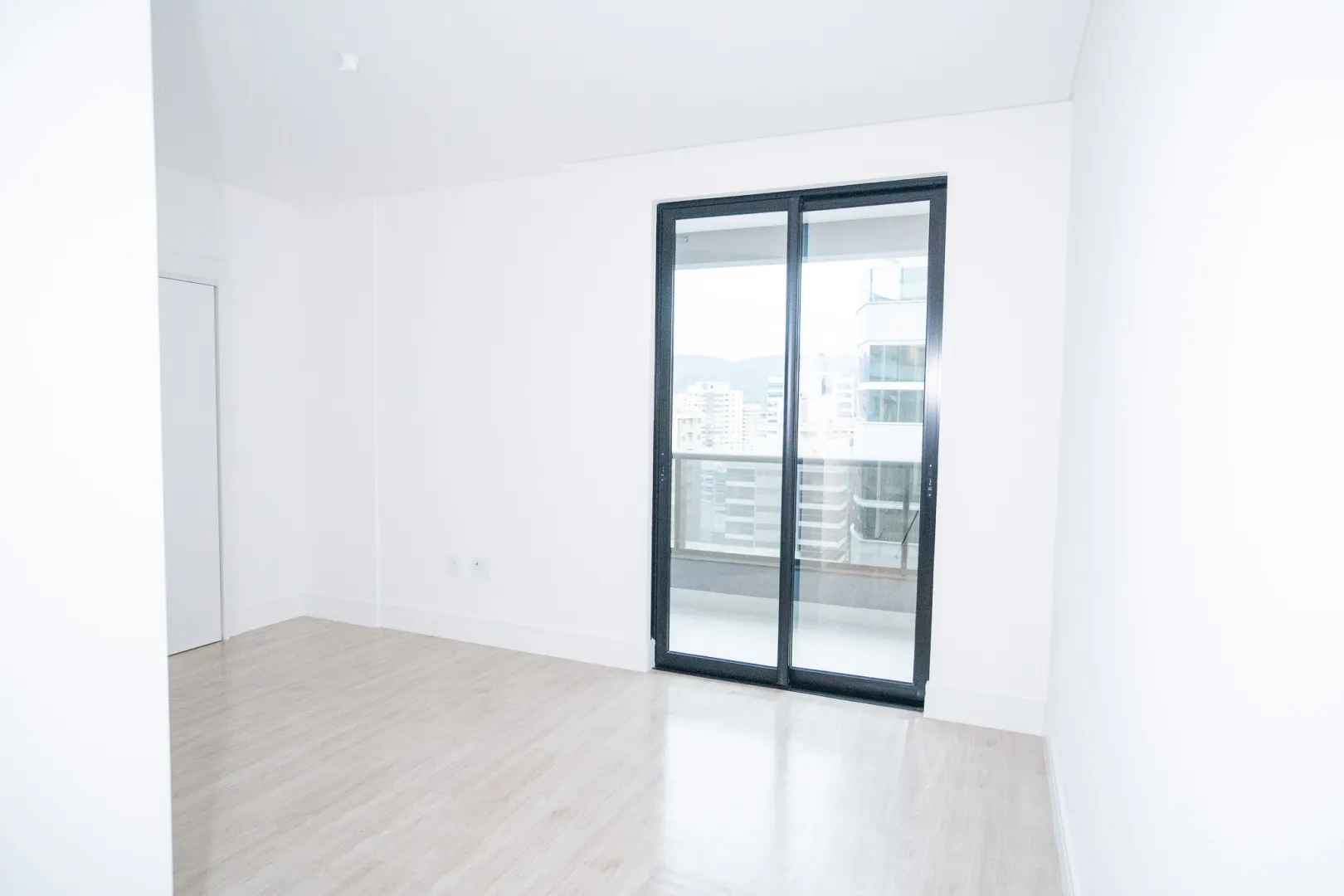 Residencial Dummond | Apartamento com 4 Su&iacute;tes, 3 Vagas e 206 m&sup2; em Meia Praia, Itapema 2° avenida Itapema - 