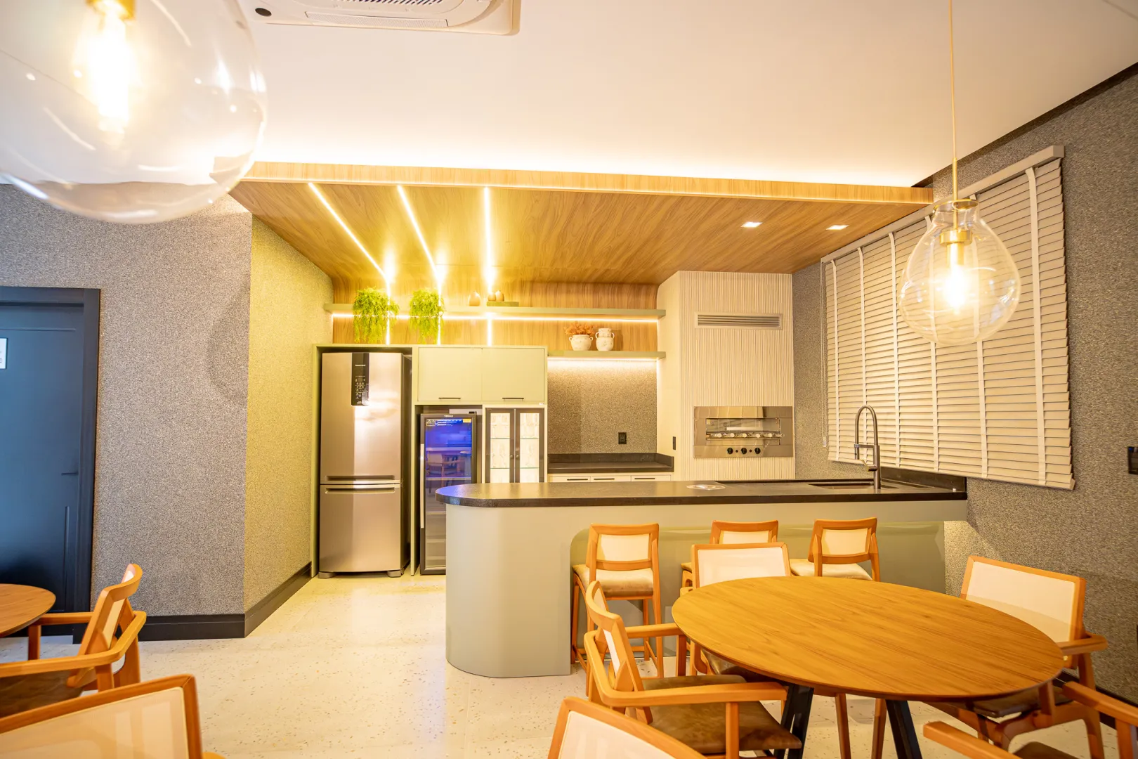 Residencial Dummond | Apartamento com 4 Su&iacute;tes, 3 Vagas e 206 m&sup2; em Meia Praia, Itapema 2° avenida Itapema - 