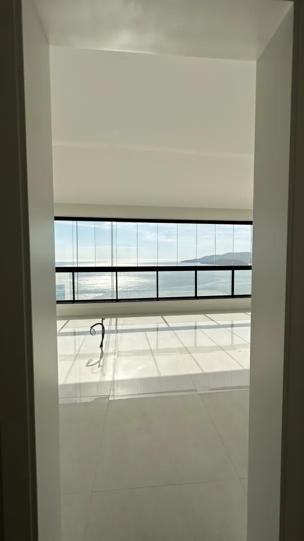 Residencial Torri di Mare | Cobertura, 4 Su&iacute;tes, 3 Vagas e Vista Panor&acirc;mica em Porto Belo Avenida Senador Atílio Fontana Porto Belo - 