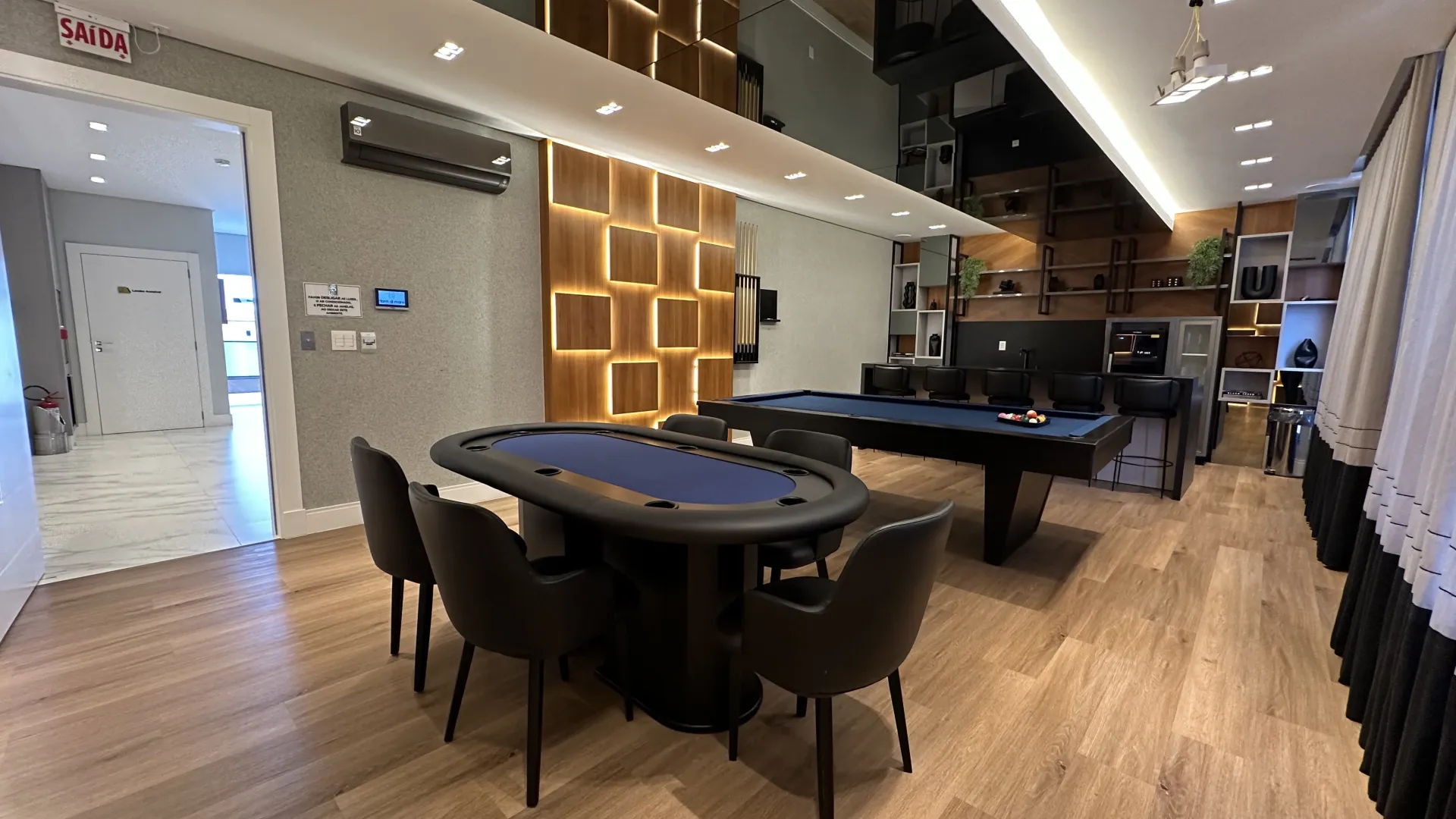 Residencial Torri di Mare | Cobertura, 4 Su&iacute;tes, 3 Vagas e Vista Panor&acirc;mica em Porto Belo Avenida Senador Atílio Fontana Porto Belo - 