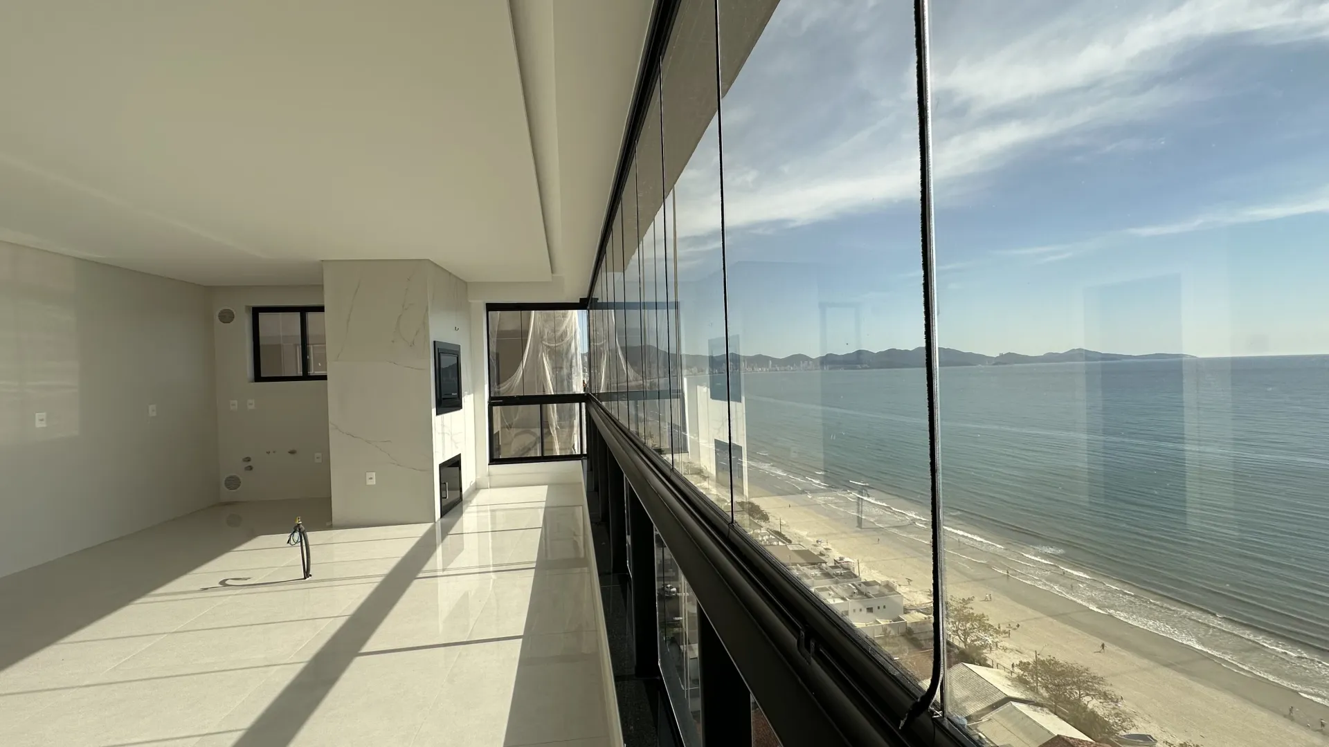 Residencial Torri di Mare | Cobertura, 4 Su&iacute;tes, 3 Vagas e Vista Panor&acirc;mica em Porto Belo Avenida Senador Atílio Fontana Porto Belo - 