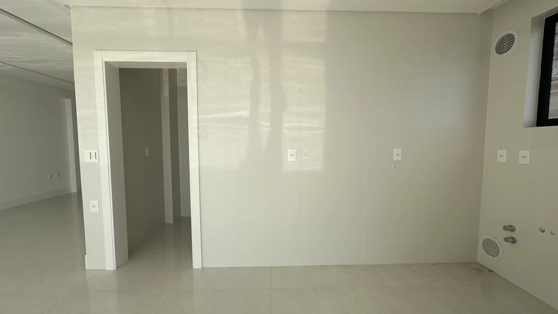 Residencial Torri di Mare | Cobertura, 4 Su&iacute;tes, 3 Vagas e Vista Panor&acirc;mica em Porto Belo Avenida Senador Atílio Fontana Porto Belo - 