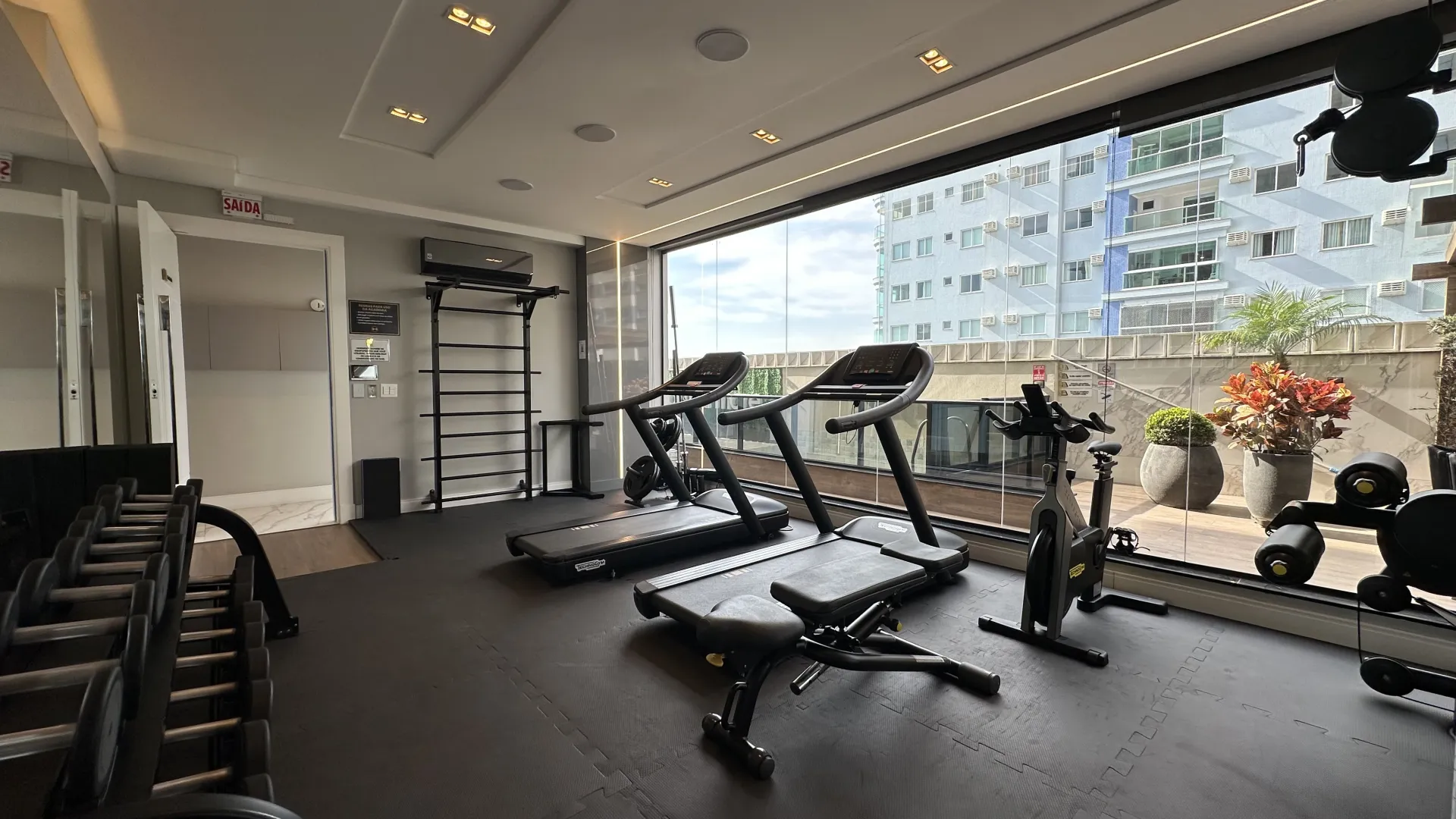 Residencial Torri di Mare | Cobertura, 4 Su&iacute;tes, 3 Vagas e Vista Panor&acirc;mica em Porto Belo Avenida Senador Atílio Fontana Porto Belo - 