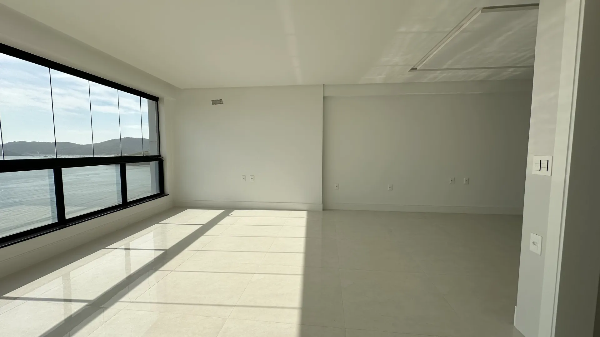 Residencial Torri di Mare | Cobertura, 4 Su&iacute;tes, 3 Vagas e Vista Panor&acirc;mica em Porto Belo Avenida Senador Atílio Fontana Porto Belo - 